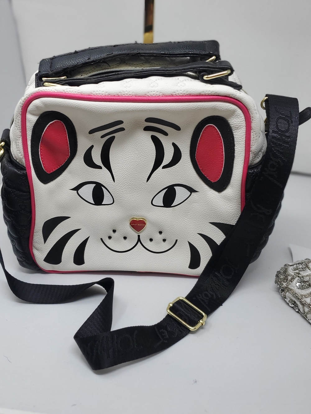 Betsey Johnson White, Black & Pink Cat-Face Satchel - Picture 2 of 4